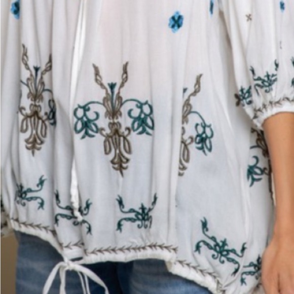 POL DAYLIGHT SAVINGS WOVEN EMBROIDERED RELAXED FIT TOP - Picture 7 of 7